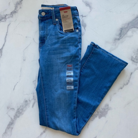 Levi’s 721 High Rise Bootcut Jean - Picture 4 of 6